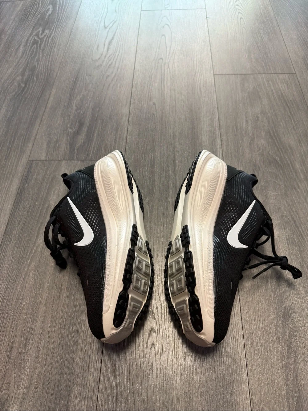 Nike Vomero 18 Black White Wide IF0515-002 Womens Sz 10 Wide Mens 8.5 Wide New